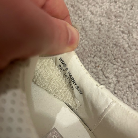 Dolce Vita women's Hillow Ivory & Black Lightweight Sneaker Size 8 - Picture 6 of 9